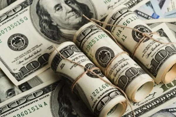 Dolar güne 6.15 seviyesinin üzerinde başladı