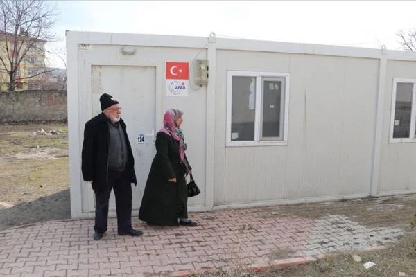 Elazığ'da 27 noktaya bilgilendirme konteynerleri kuruldu