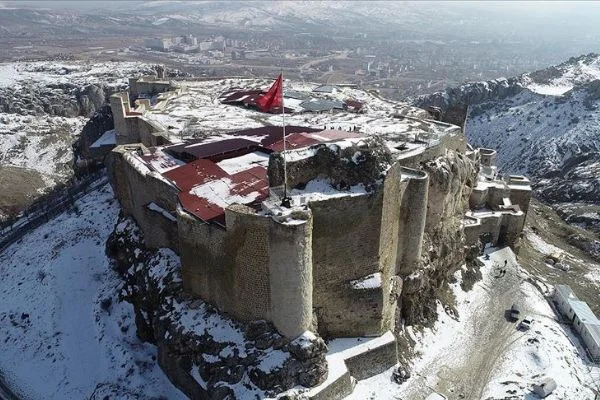 Elazığ'ın asırlık yapıları 6,8'lik depreme direndi
