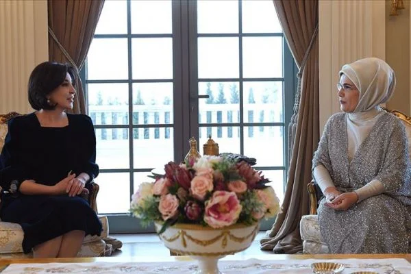 Emine Erdoğan Özbekistan Cumhurbaşkanı Mirziyoyev'in eşi ile görüştü