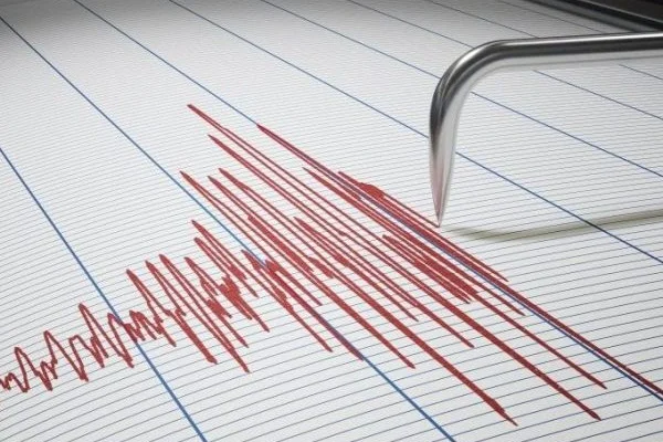 Endonezya'da 5,8 büyüklüğünde deprem