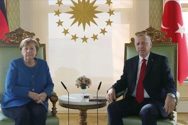 Erdoğan, Merkel ile görüştü