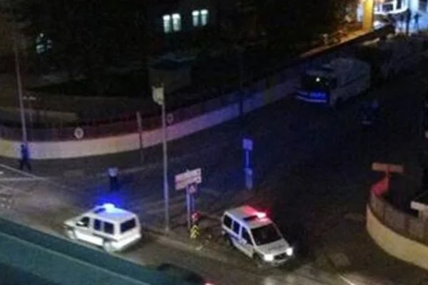 Gaziantep Emniyet Müdürlüğü önünde bomba alarmı