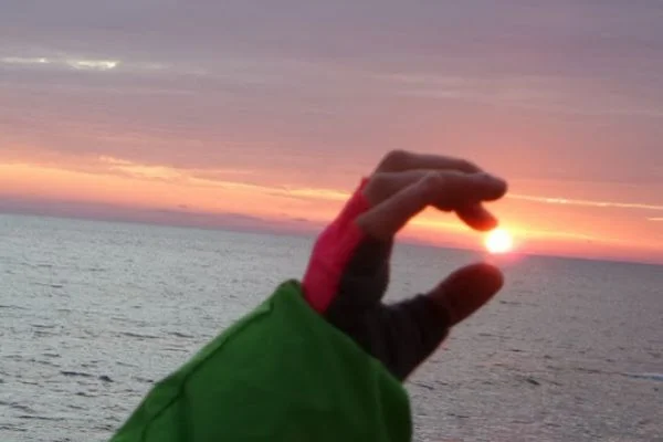 Günbatımını izlemek için Gökçeada'ya gidiyoruz.