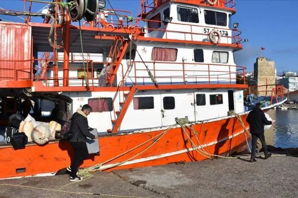 Hamsi sezonu bitti balıkçı tekneleri 'paydos' etti