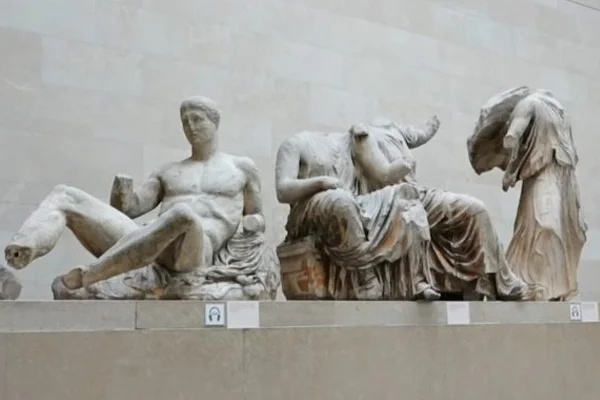 İngiltere, Parthenon heykellerini Yunanistan'a vermeyecek