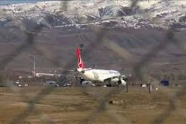 İran'dan getirilen yolcular gözetim altında tutulacakları hastaneye nakledildi