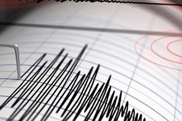 İran'ın Türkiye sınırında 4,2 büyüklüğünde deprem