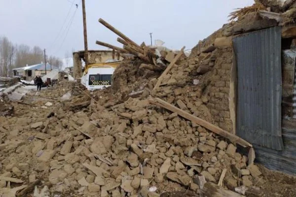 İran merkezli depremde Van'da 7 kişi hayatını kaybetti