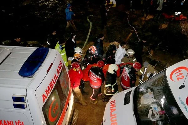 İstanbul İl Sağlık Müdürlüğü: Hastaların otobüsle hastaneye taşındığı iddiaları gerçek dışıdır