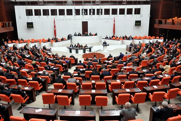 İYİ Parti'deki istifanın ardından TBMM'de sandalye dağılımı değişti