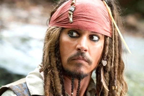 Johnny Depp Karayip Korsanları'na geri dönsün kampanyası 150 bin imzayı aştı