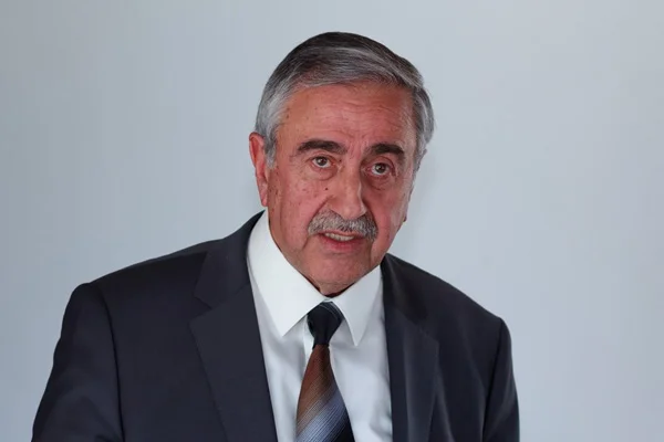 KKTC cumhurbaşkanı adayı Arıklı: Mustafa Akıncı oy devşirmeye çalışıyor