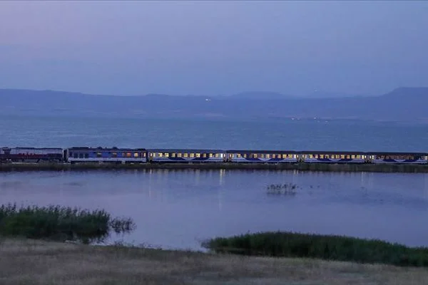 Kovid-19 nedeniyle Türkiye ile İran arasındaki tren seferleri de durduruldu