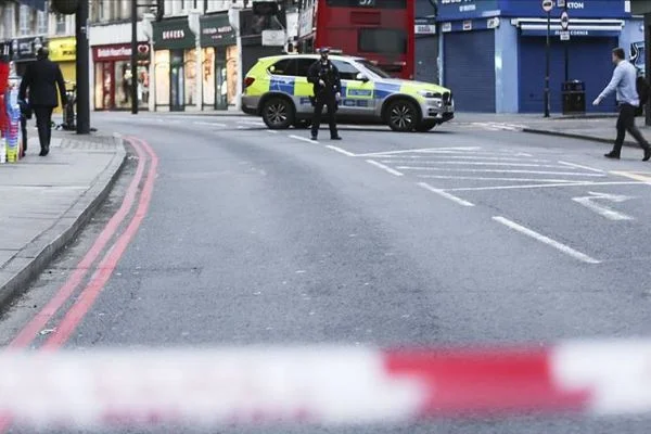 Londra'da polisin vurduğu saldırganın terör suçundan ceza aldığı belirlendi