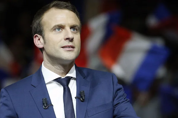 Macron'un popülaritesi yüzde 24'e düştü