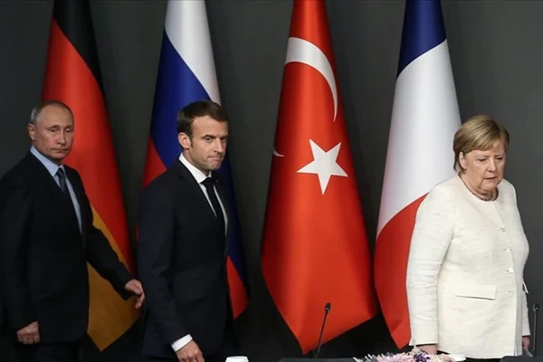 Macron ve Merkel'den Putin'e, İdlib'de çatışmaların son bulması çağrısı