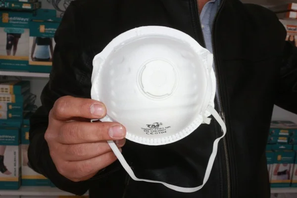 Maskelerin kutusunun fiyatı 7 TL iken 120 TL'ye çıktı