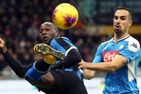 Napoli, kupada Inter'den avantajlı skorla döndü