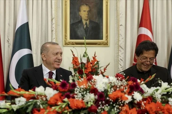 Pakistan Başbakanı: Erdoğan ülkemizde seçime girse kazanır