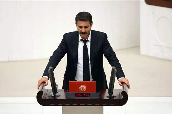 PKK'lı terörist HDP'li vekilin evinden çıktı
