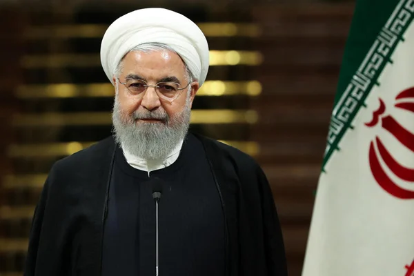 Ruhani: ABD teslim olup müzakere masasına oturacak