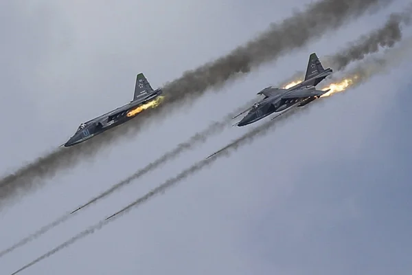 Rus uçakları El Bab'da SMO mevzilerini bombaladı