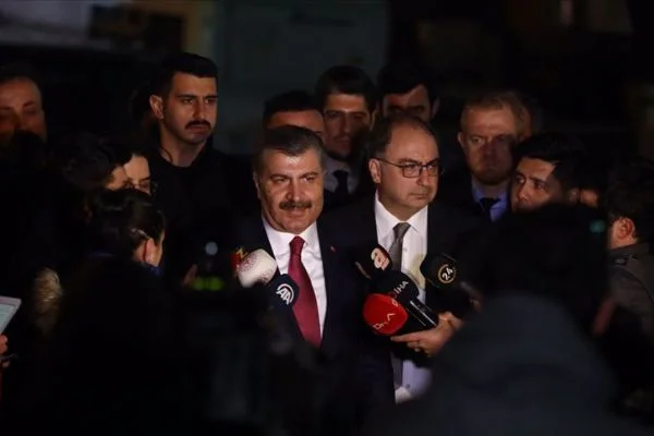 Sağlık Bakanı Koca: Tetkiklerde pozitif çıkan herhangi bir hastamız olmadı