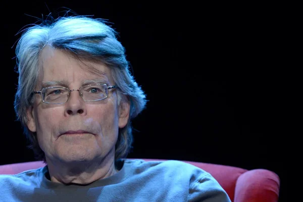 Stephen King: Facebook'u bırakıyorum, artık güvenli değil