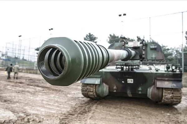 Suriye sınırına tank ve Fırtına obüsü takviyesi