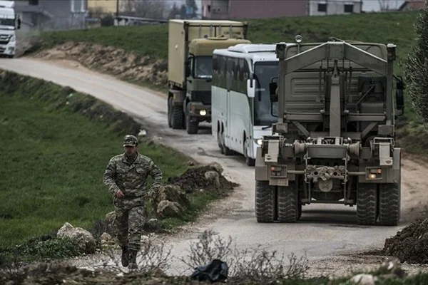 Suriye sınırında askeri hareketlilik devam ediyor