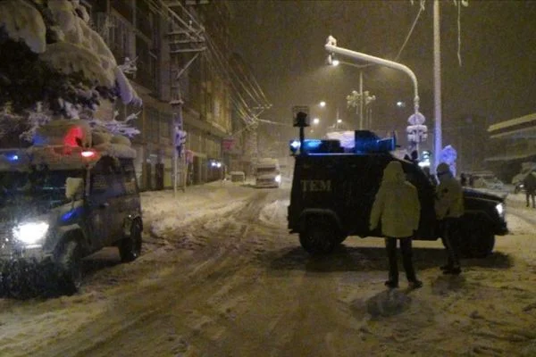 Tatvan-Van ve Tatvan-Bitlis karayolu ulaşıma kapatıldı