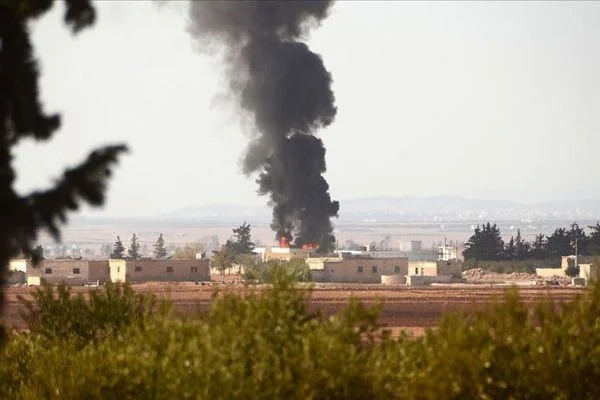Tel Rıfat'ta yuvalanan YPG/PKK'lı teröristler Azez'e havanla saldırdı: 4 yaralı