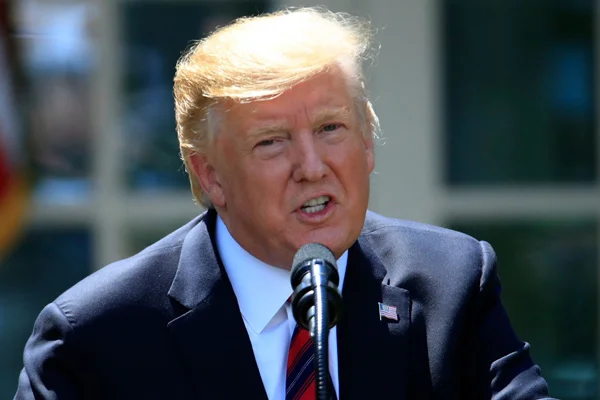 Trump'tan 11 mahkuma ''özel af''