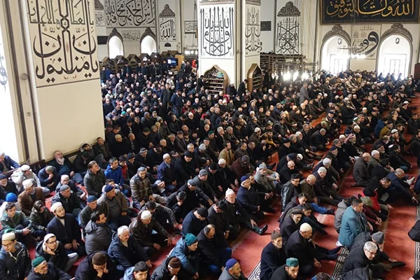 Tüm camilerde 'birlik ve beraberlik' konulu cuma hutbesi okunacak