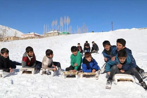 Van'da eğitime kar engeli