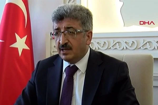 Van Valisi Bilmez: Enkaz altında kimse yok