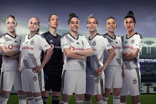 Vodafone Park'ta saha kadınların