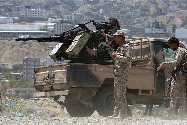 Yemen'de hükümet güçlerince Hudeyde kentinde 24 Husi öldürüldü