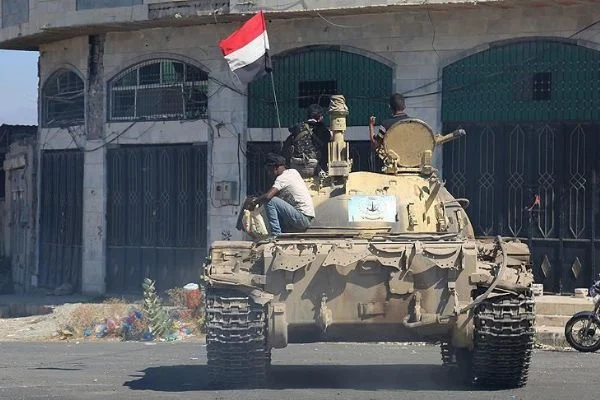 Yemen'in Taiz kentinde hükümet güçleri önemli noktaları ele geçirdi