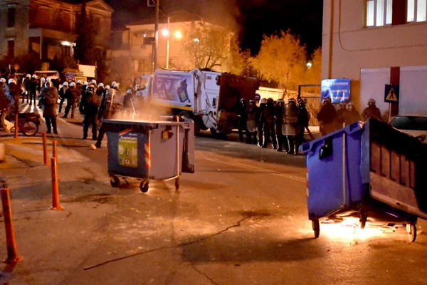 Yunan adalarında 'mini iç savaş'