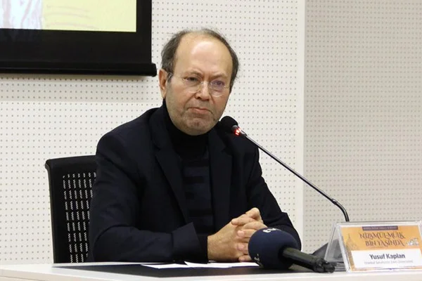 Yusuf Kaplan: Darbeyi deşifre edip oyunu bozdum