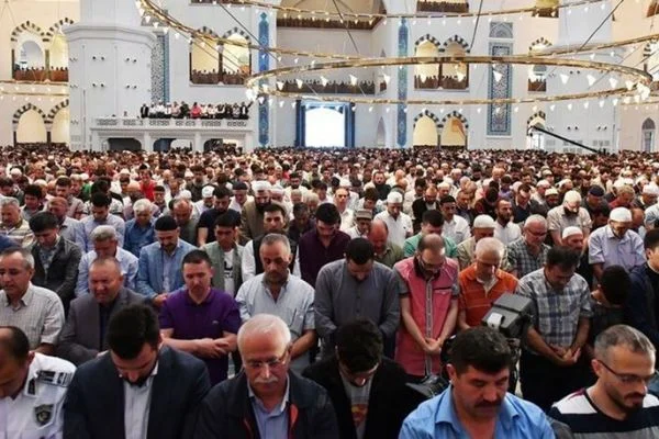 13 mart cuma namazı kılınacak mı? Koronavirüs yüzünden cuma namazı terk edilir mi?