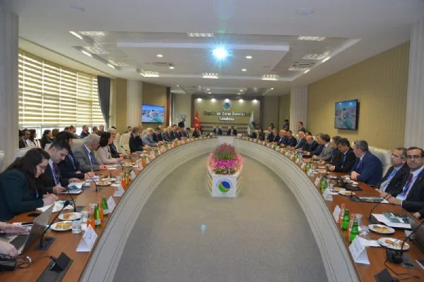 15 Pilot üniversite rektörü üniversitemizde toplandı
