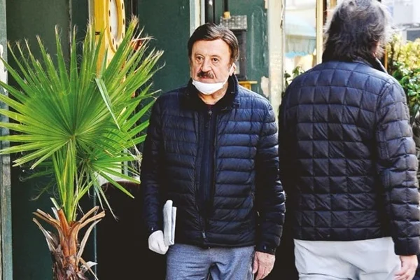 71 yaşındaki Selami Şahin uyarılara aldırmadı! Bebek'te görüntülendi