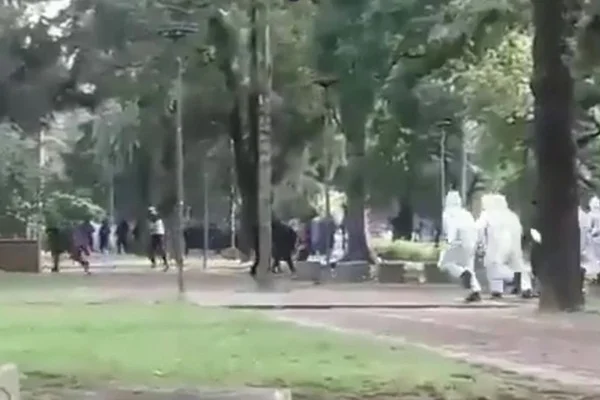 Arjantin'de polis, karantinaya uymayanları kovaladı