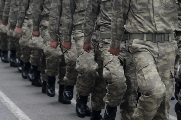 'Askerler koronavirüse yakalandı' iddialarına valilikten yanıt