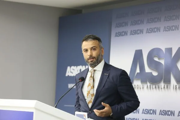 ASKON'dan sağlık çalışanlarına ücretsiz asetatlı maske