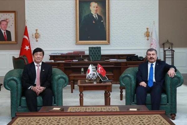 Bakan Koca, Japonya'nın Ankara Büyükelçisi ile koronavirüsü görüştü