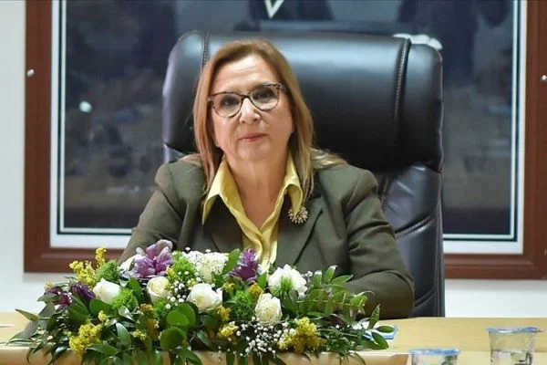 Bakan Pekcan'dan koronavirüs nedeniyle paket tur iptali açıklaması